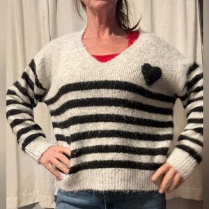 Cozy Striped V-Neck Sweater - Black & grey